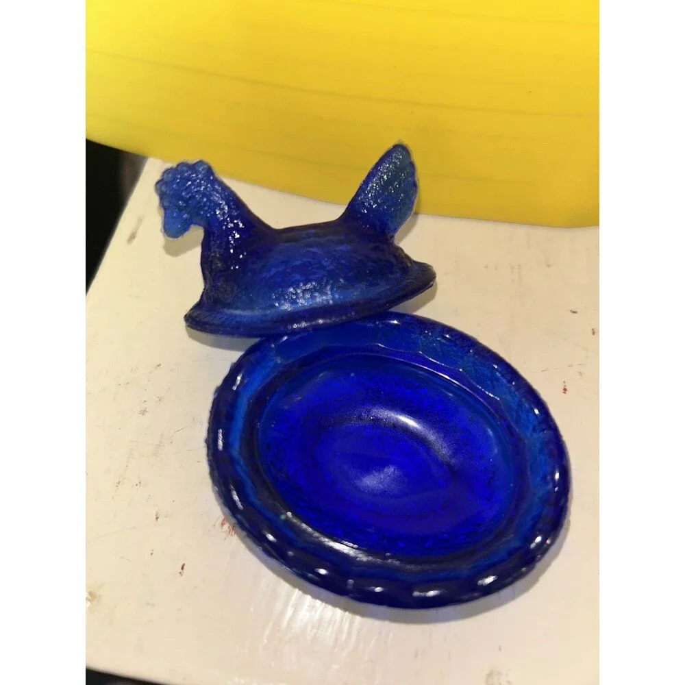 VINTAGE Style MINI COBALT BLUE GLASS HEN CHICKEN NEST SALT CELLAR Basket